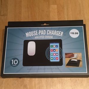NWT Mouse Pad Charger - High Speed Charging for Apple and Android